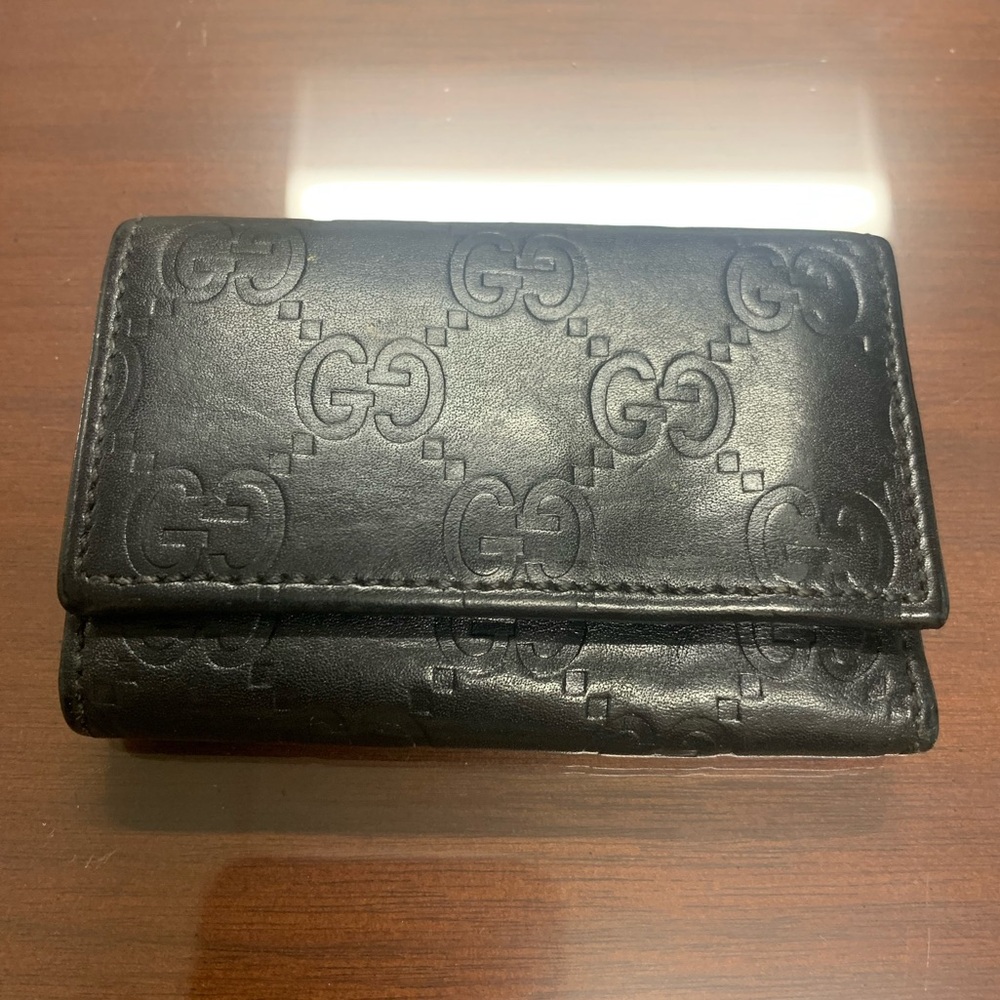 Gucci Guccissima Black Leather Key Holder Case with Embossed GG Monogram Leather